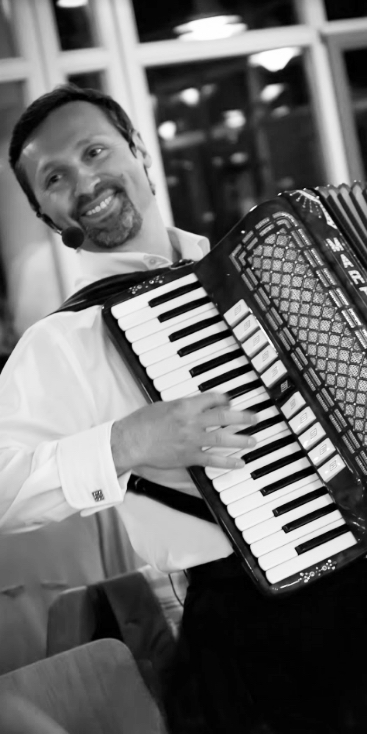 Viktor Heinle bei einem musikalischen Auftritt 4